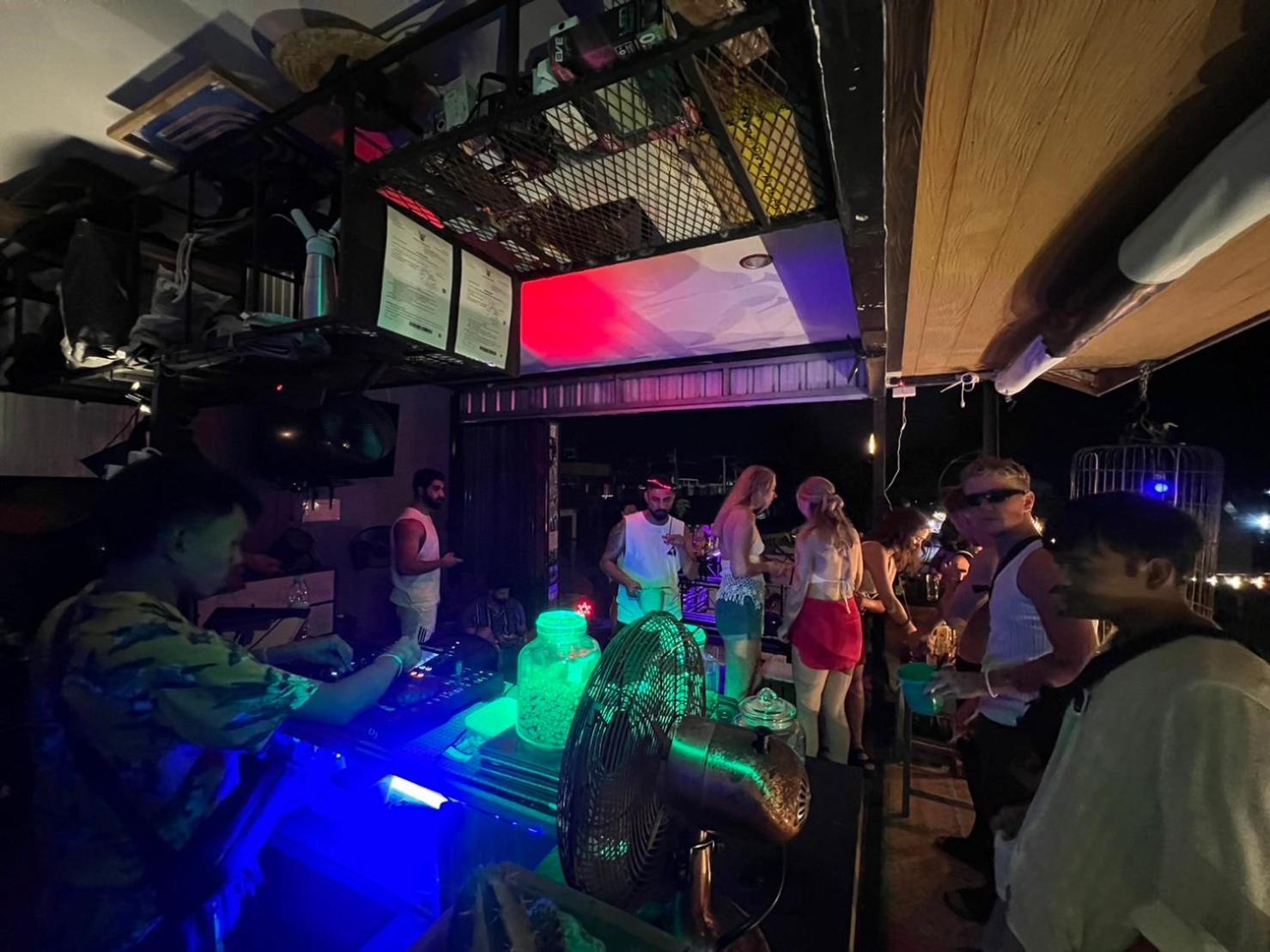 האד רין U Hostel Koh Phangan מראה חיצוני תמונה